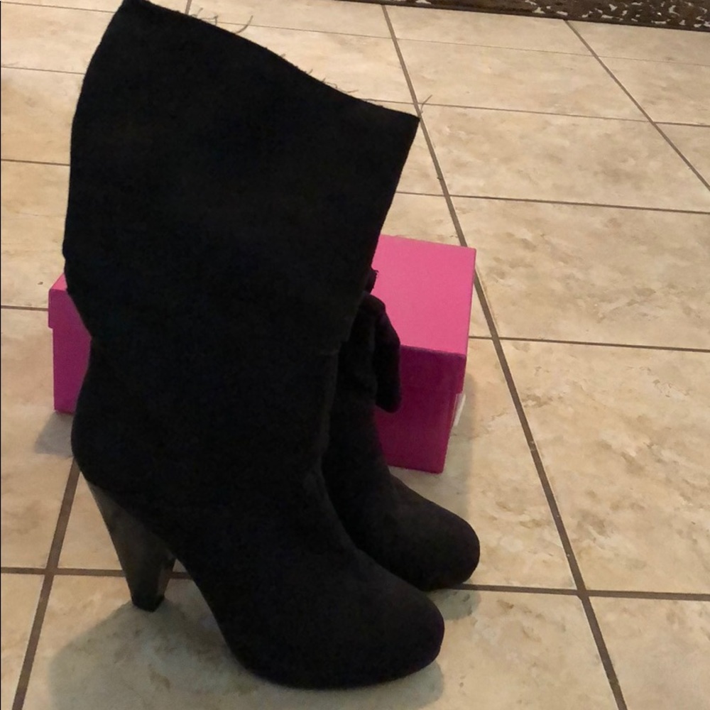 Black boots